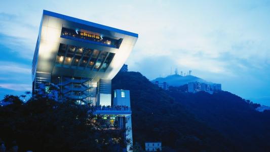 独特的建筑在香港山上的壁纸