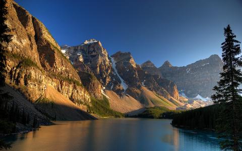 加拿大风景，河岸山壁纸