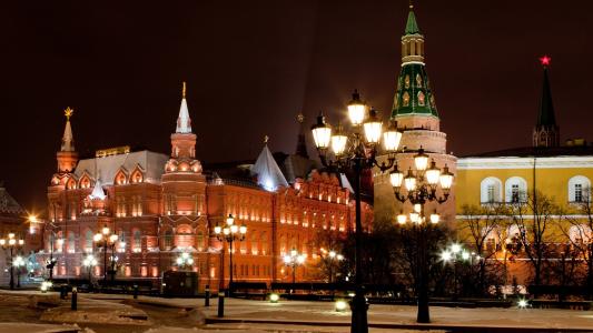 莫斯科，俄罗斯，克里姆林宫博物馆，夜晚，灯光壁纸