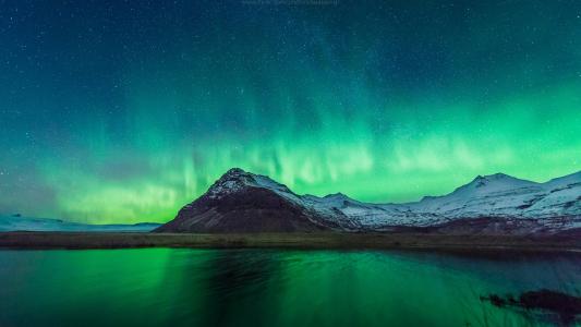 极光Borealis北极光晚上绿色星星湖高清壁纸