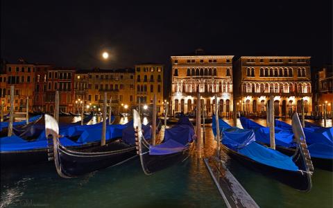 威尼斯建筑船夜月光高清壁纸