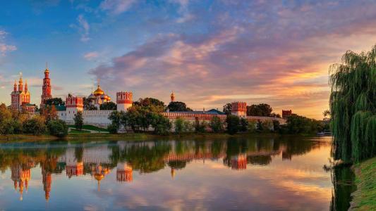 莫斯科，Novodevichy修道院，夏天，河，树，黄昏壁纸