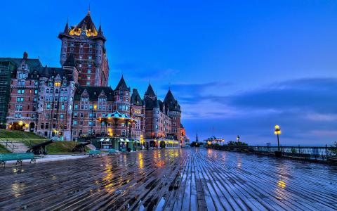 魁北克市，加拿大，城堡Frontenac城堡，长椅，晚上壁纸