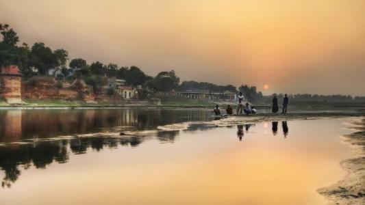 印度河上的日落壁纸
