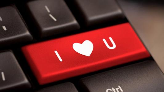 我爱你键盘输入心脏按钮壁纸