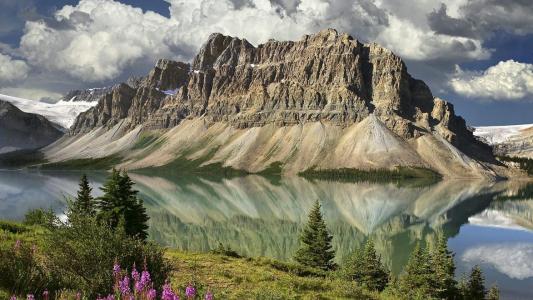 加拿大洛基山脉美丽的壁纸