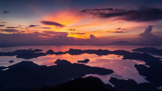中国香港，早上，海，海岸，红色的天空，云，日出壁纸
