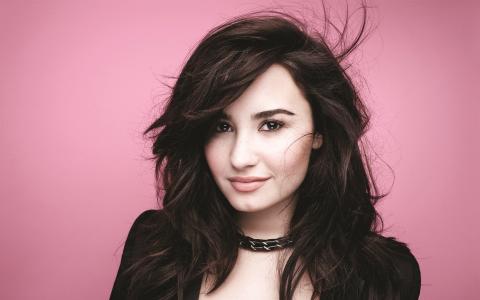 黛咪Lovato女朋友壁纸
