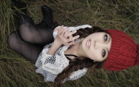 女孩，羊毛帽子，坐，草壁纸