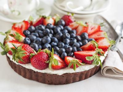 巧克力蛋糕，草莓，蓝莓，食品壁纸