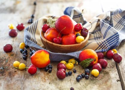 水果，浆果，盘子，桃子，樱桃壁纸