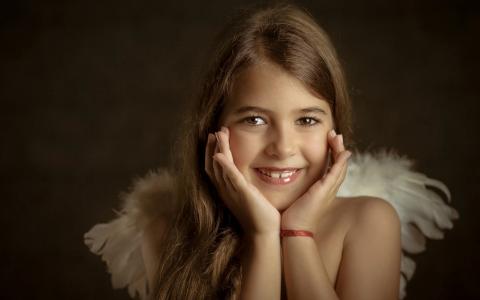 小天使微笑壁纸