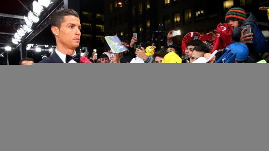FIFA Ballon d'Or葡萄牙和皇家马德里的克里斯蒂亚诺·罗纳尔多（C罗）获得了壁纸