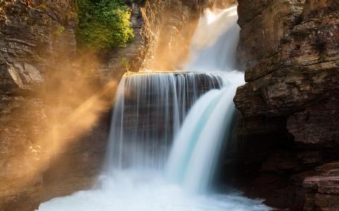 圣玛丽瀑布，冰川国家公园，蒙大纳，美国壁纸