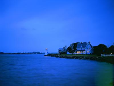 家海湾蓝色舒适的房子湖灯塔灯水高清壁纸