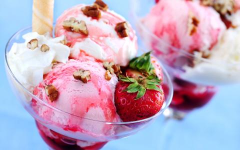 草莓冰淇淋甜品壁纸
