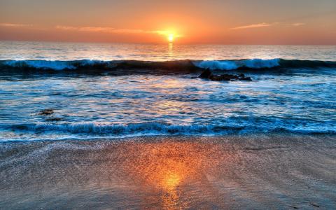 拉古纳海滩，加利福尼亚州，美国，海，日落，云壁纸