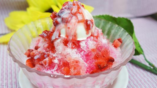 草莓刨冰，奶油，甜点，美味的食物壁纸