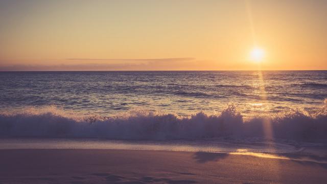 海滩黄昏日落风景图片壁纸