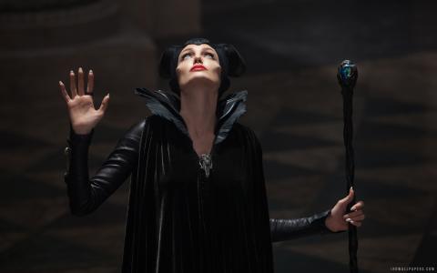 安吉丽娜·朱莉在Maleficent 2014壁纸