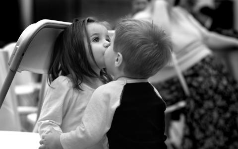 爱朋友心情孩子们的孩子黑色白色Bw吻可爱高清1080p壁纸