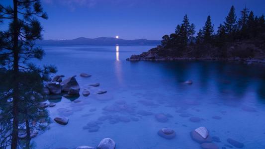 秘密湾月光，太浩湖加州壁纸