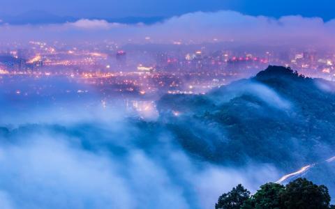 台湾，台北，城市，黄昏，黄昏，灯光，雾，云壁纸