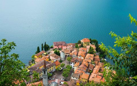 Lake Como, Varenna, Italy, houses wallpaper