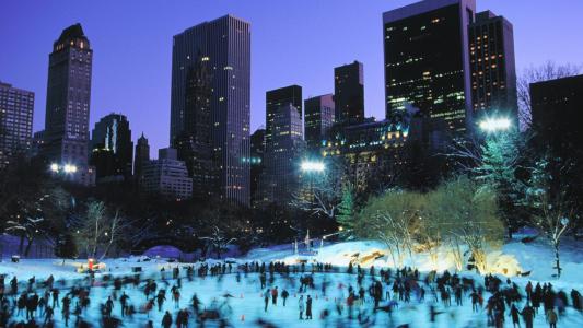 Skaters On Wollman Rink In Central Park wallpaper