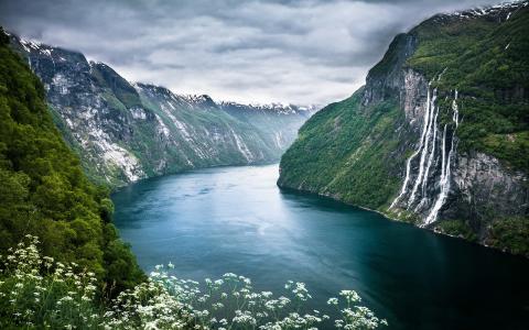 挪威Geiranger峡湾壁纸的美好的风景
