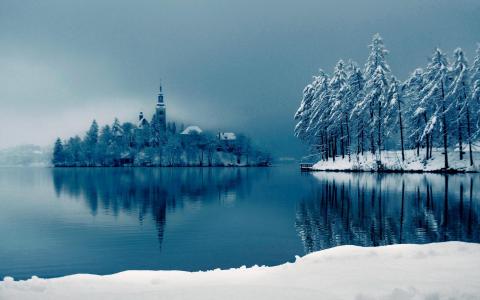 美丽的湖Isl在冬季壁纸
