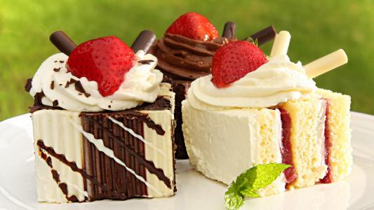 甜蛋糕，奶油，草莓，美味的食物壁纸