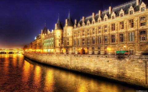 巴黎河上的奇妙建筑在晚上人民民主党壁纸
