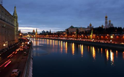 莫斯科市美丽的傍晚，建筑物，房屋，河流，灯光壁纸