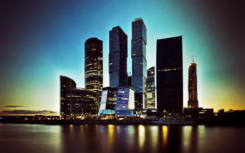 莫斯科市，摩天大楼，河，晚上，灯壁纸