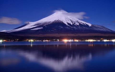 日本，富士山，湖，夜晚，灯，云壁纸