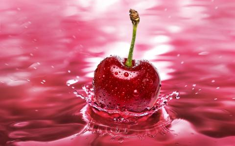 红樱桃落入水中的时刻壁纸