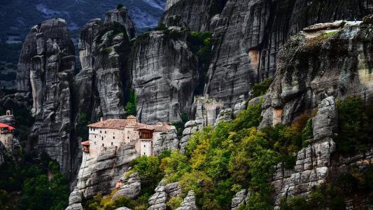 希腊，米特奥拉，山，房子，岩石，树木壁纸
