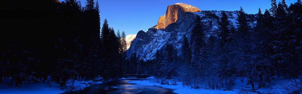 默塞德河，优胜美地国家公园，加利福尼亚州，美国，美丽的冬季壁纸