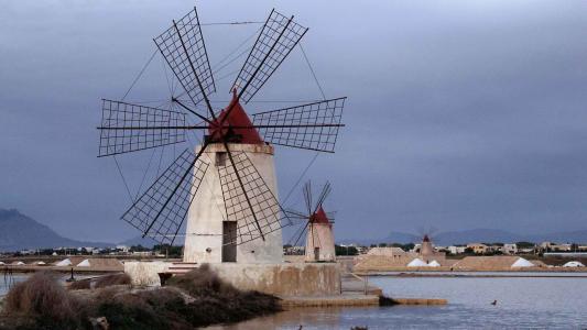 盐池塘风车在特拉帕尼西西里岛壁纸