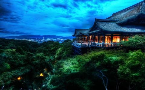 日本建筑清水京都，黄昏，灯光，蓝色壁纸
