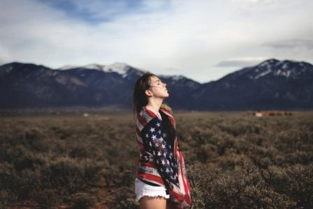 摄影，女性，户外，美国国旗，性质，山壁纸