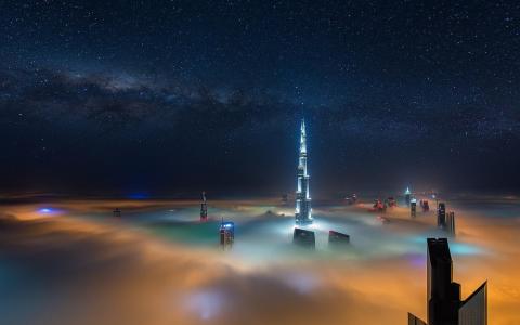 城市景观，银河，雾，摩天大楼，迪拜，繁星点点的夜晚，天空，夜晚的壁纸