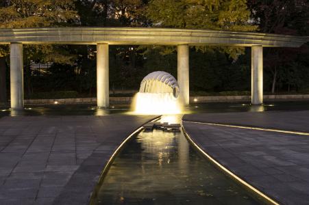 喷泉（和田仓库喷泉公园）。免费照片。