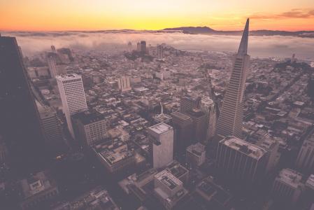 在旧金山空中射击的日落