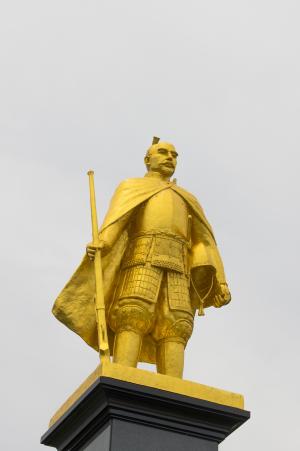 织田信长金色免费材料的雕像