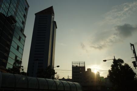 摩天大楼背光（神户）免费图片