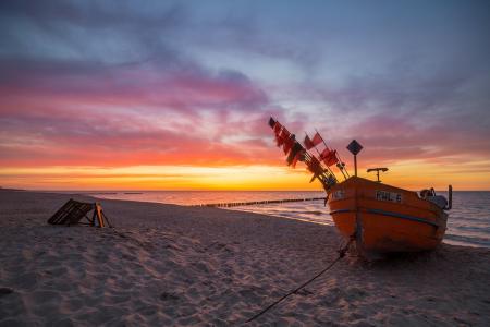 沙子，日落，渔船，波罗的海