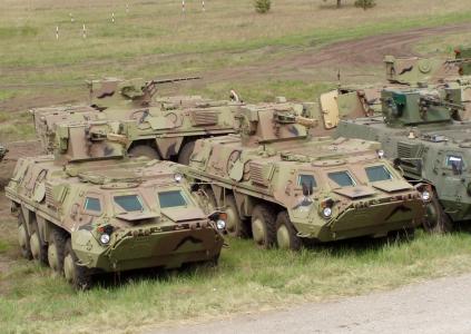 BTR-4E，装甲，乌克兰，新，防御，电源，超级，BTR，演习