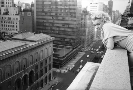 玛丽莲·梦露（Marilyn Monroe），着名电影演员，1955年，罕见的照片，作者